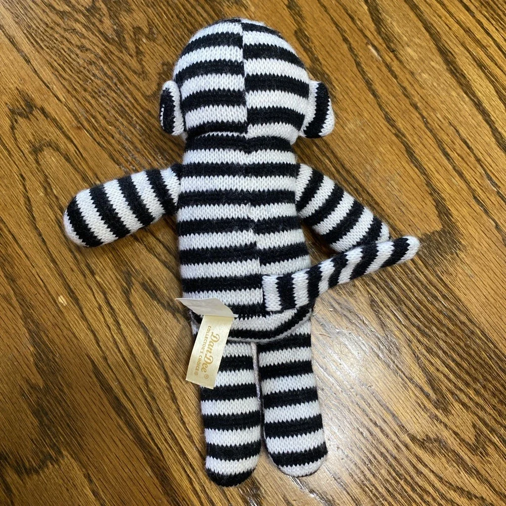 Dan Dee Sock Monkey Knit Black & White Red embroidered Heart Sewn‎ Eyes Plush 9